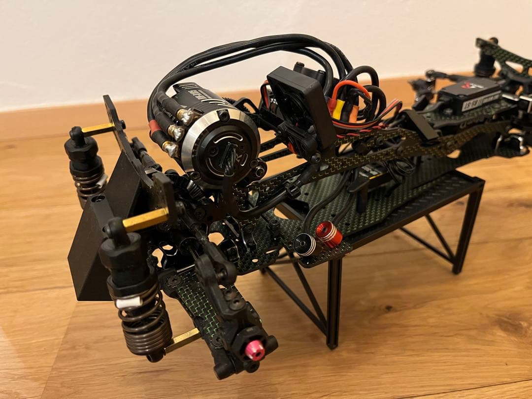 こ*ん様 sakura d5mr グリーンカーボンシャーシ - メルカリ