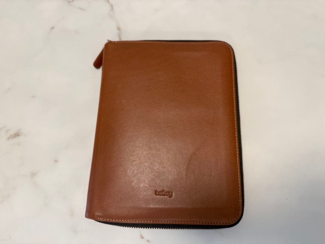 ベルロイ ワークフォリオ A5 Amazon | Bellroy Work Folio A5 - プレミアムレザー製二つ折りケース