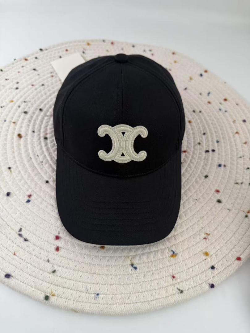 キャップ 刺繍セリーヌ ブラック - メルカリ