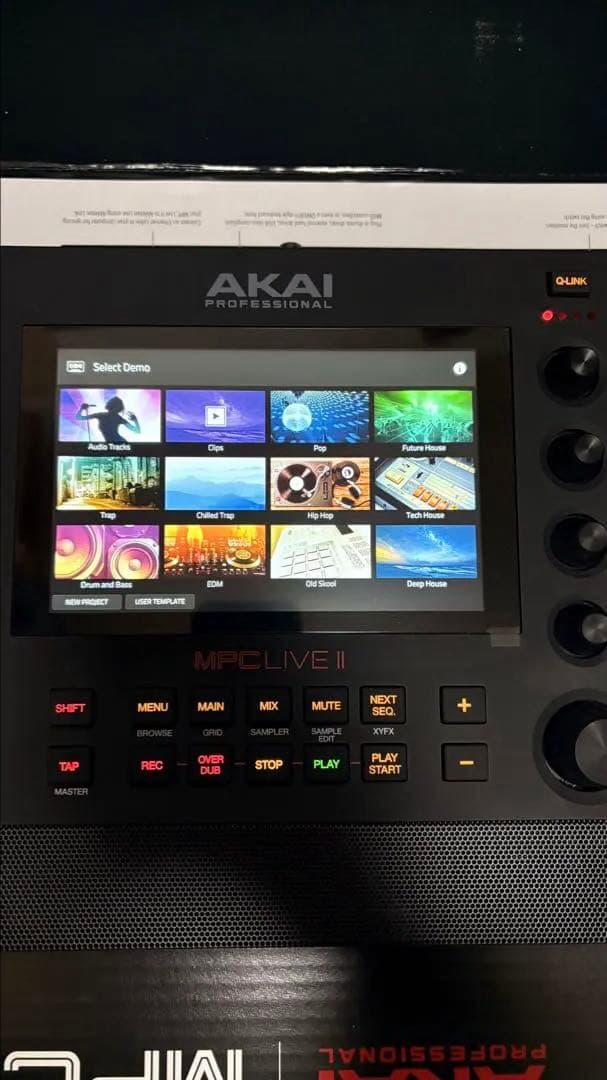 AKAI MPC Live II 本体 mpc3.5.0 増設SSD1tb付き - メルカリ