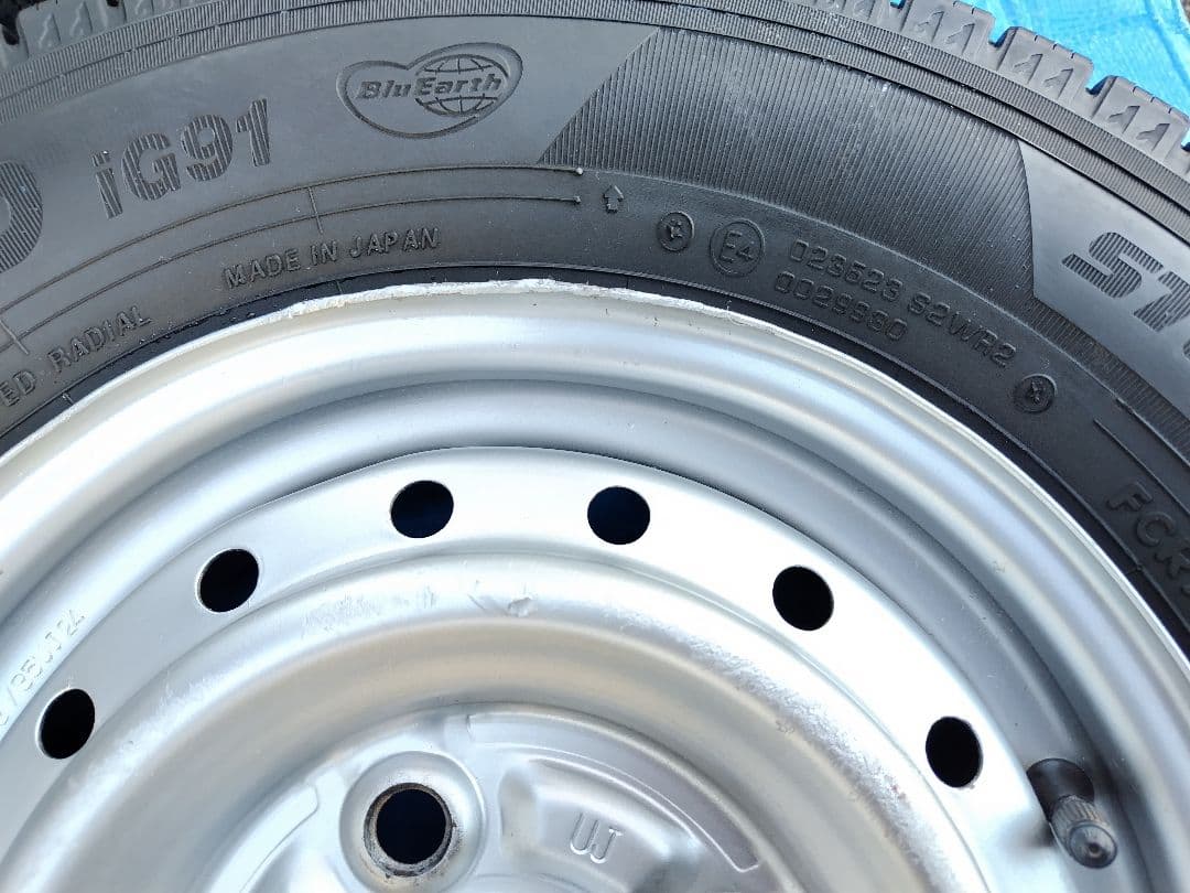 145R12・LT【2/2】軽トラ用スタッドレス・鉄ホイール付、2本分割