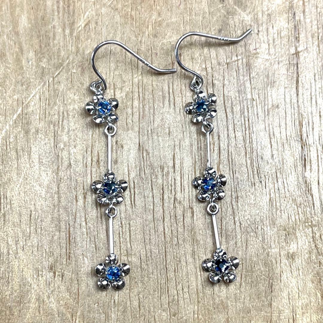 可愛い！K14WG サファイア 花 フック ピアス 0.90g M1554