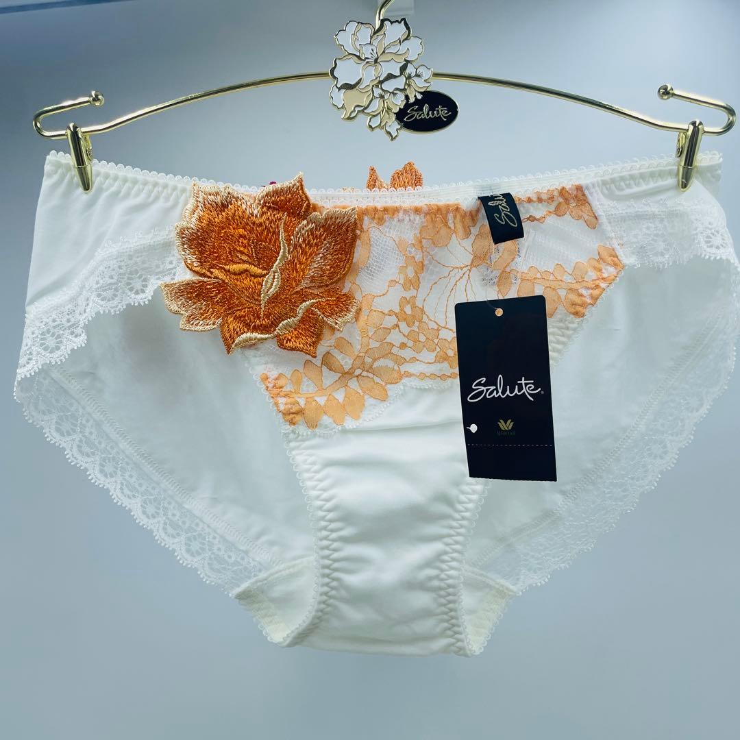 ワコール サルート 32G P-upタイプ 無邪気な少女が淑女へC75L