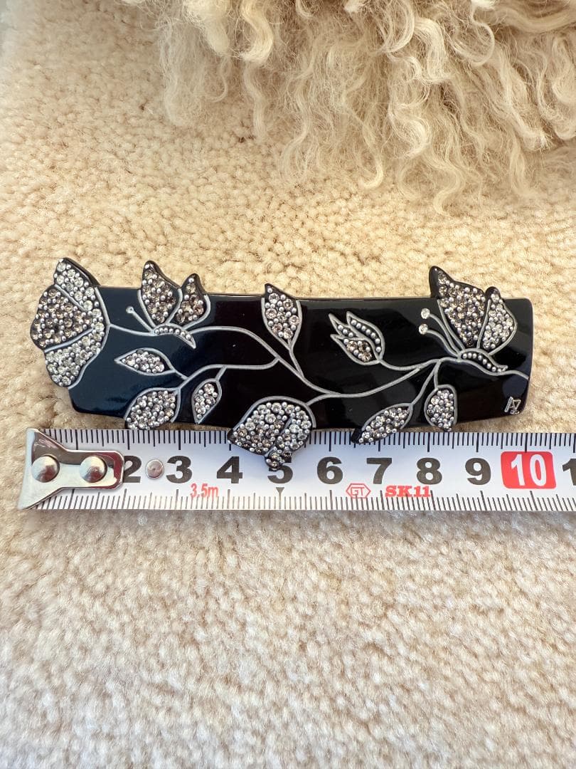 アレクサンドル ズアリ フラワー スワロフスキー バレッタ ブラック