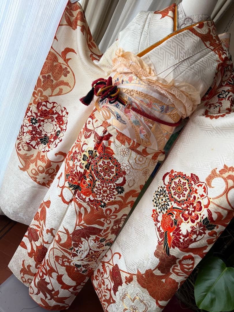 振袖フルセット アイボリーホワイト×オレンジ×ゴールド 金駒刺繍 最高級古典柄振袖 関芳/最高級金駒金彩刺繍友禅 白金 桜柄 キラキラ