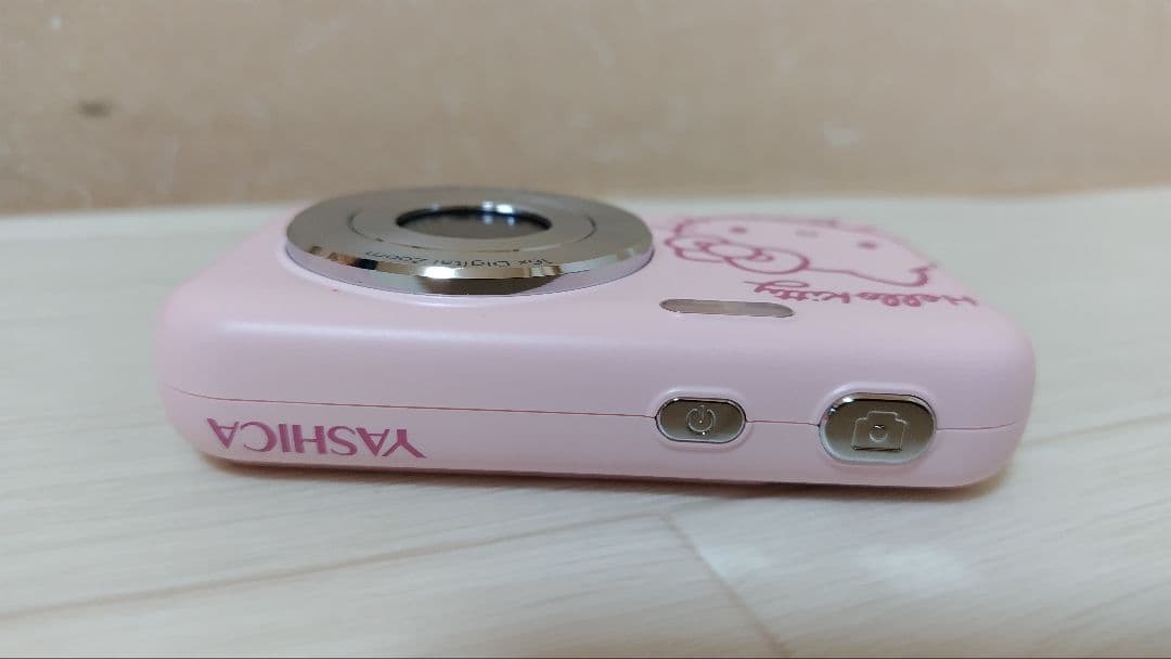YASHICA デジタルカメラ DZ-100 ハローキティ - メルカリ