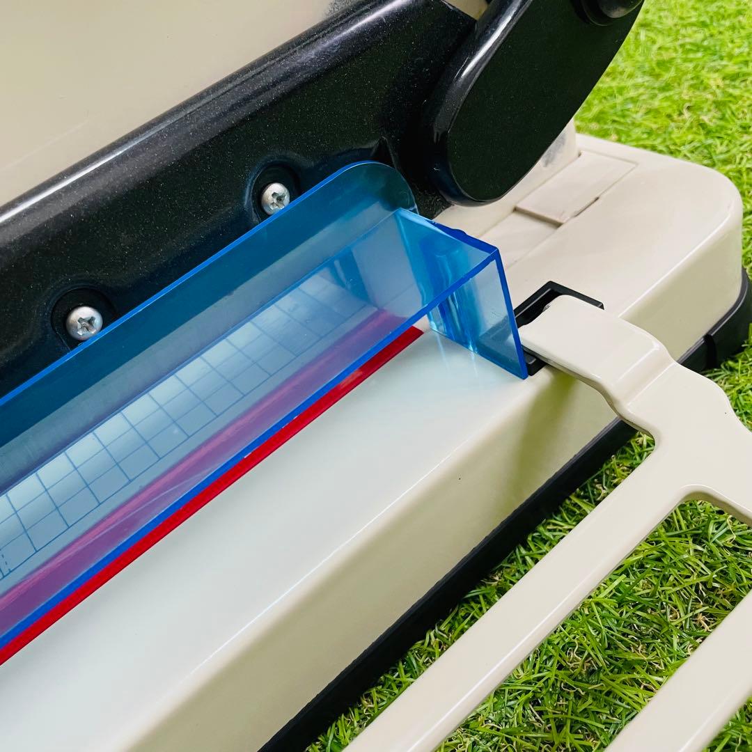 大型ペーパーカッター 裁断機 A4対応 書籍裁断 3.7cm