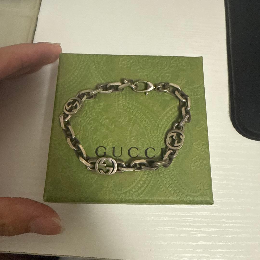 GUCCI シルバーブレスレット ロゴ入り GUCCI（グッチ） ロゴプレート チェーンブレスレット 925刻印 シルバー