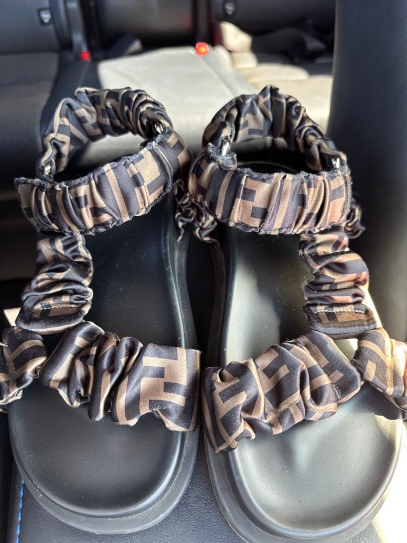 FENDI ロゴ入りサンダル 36 楽天市場】FENDI フェンディ FF Logo Cross Slider Slippers 7X1222