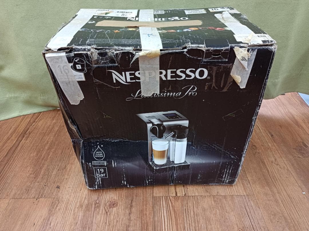 都《XXAXN》ネスプレッソ　プロ　コーヒーメーカーエスプレッソ　F456PR