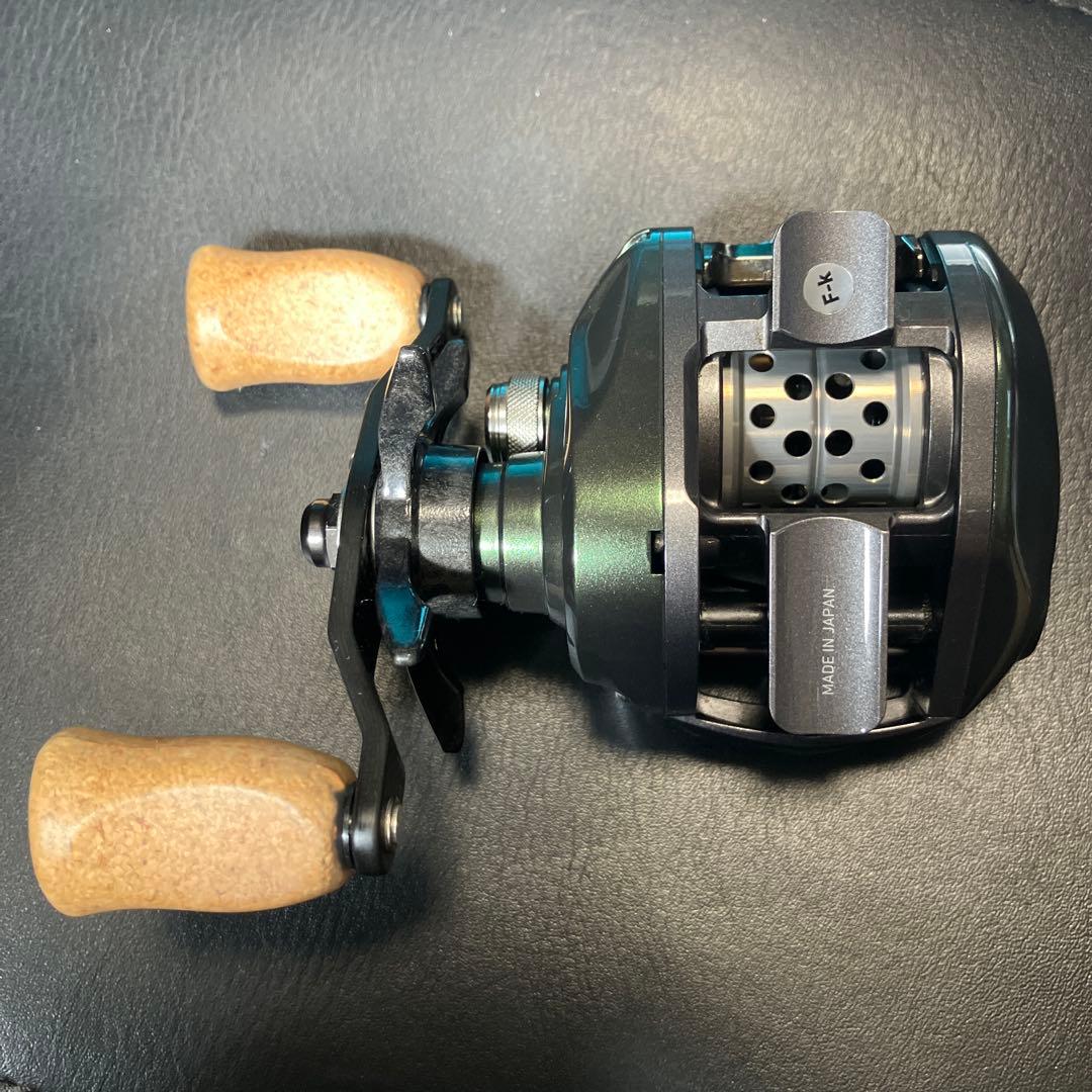 18 アルファス エアストリームカスタム 左ハンドル