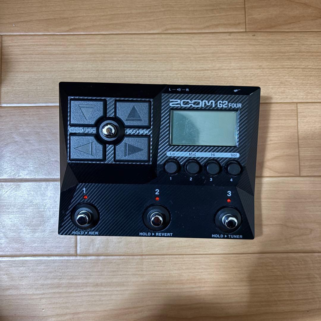 ZOOM G2 FOUR 美品 ZOOM (ズーム) マルチエフェクター G2 FOUR 動作確認済み｜トレファク