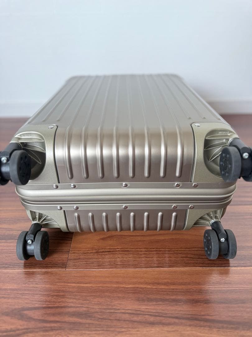 正規品_使用6回】RIMOWA Original キャビンS ゴールド - メルカリ