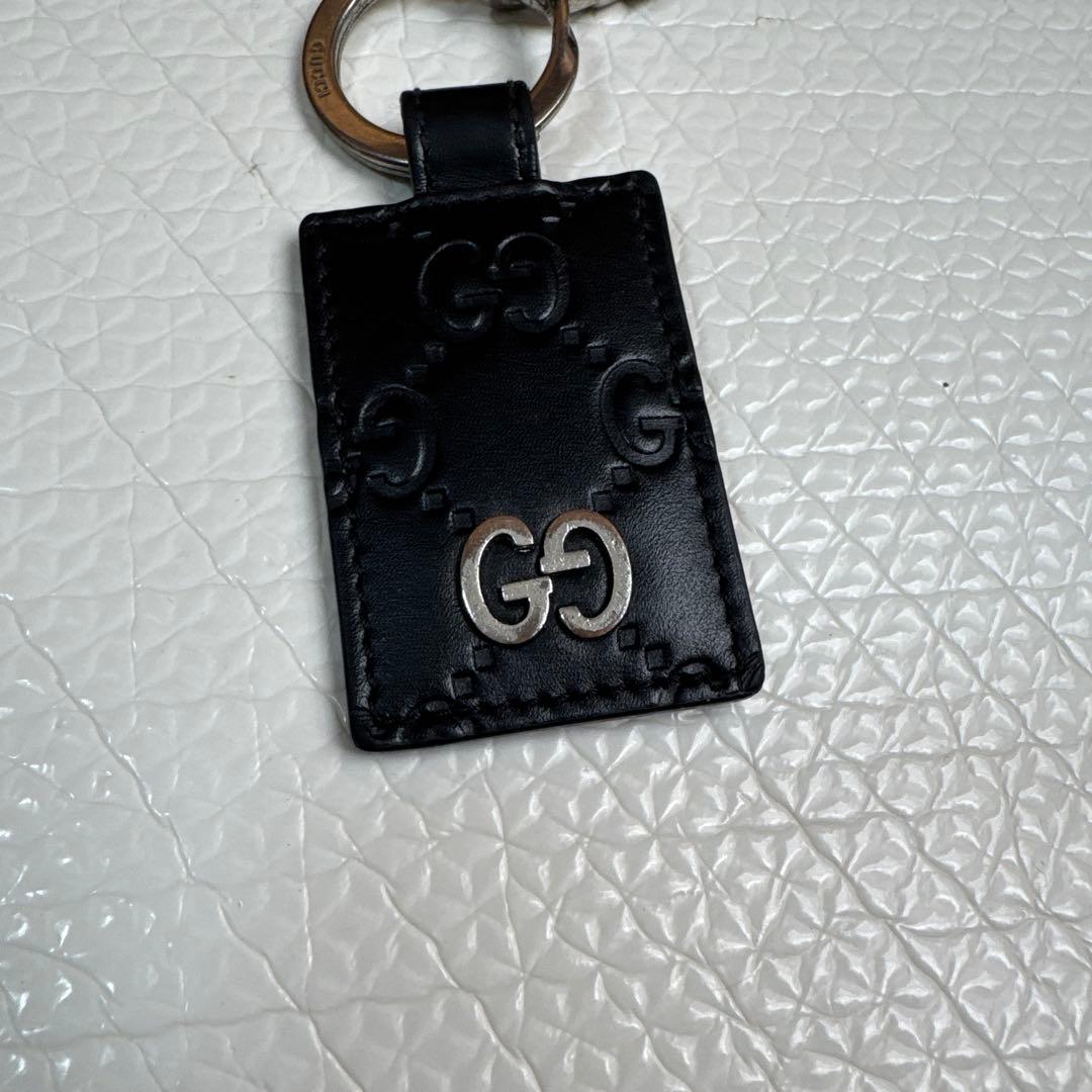 GUCCI ブラックレザー キーホルダー - メルカリ