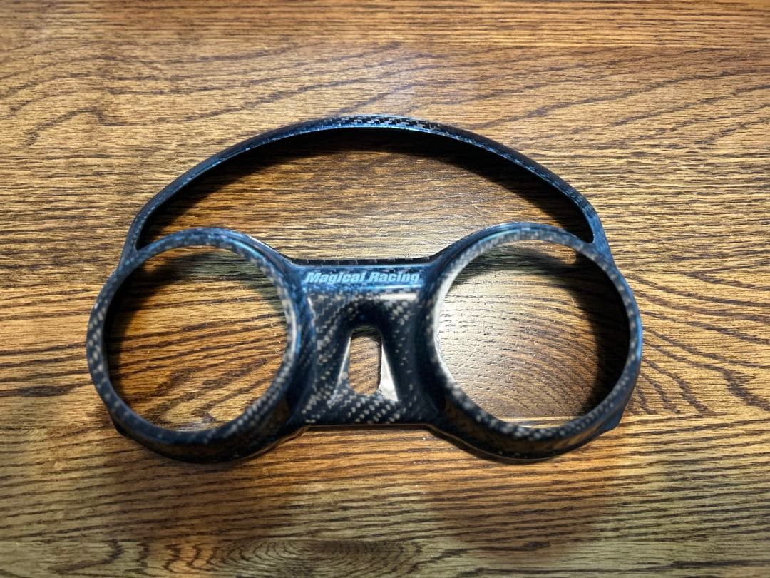 茨*京様 zzr1400マジカルレーシング　綾織カーボンメーターカバー Magical Racing（マジカルレーシング） メーターカバー 素材：綾織り