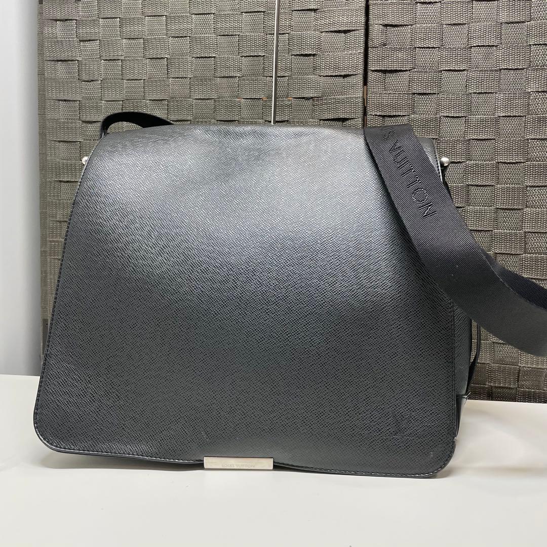 T*R様 LOUIS VUITTON ルイ ヴィトン タイガ ヴィクトール M3 Louis Vuitton LV x TM Handbag East West M13084– TC