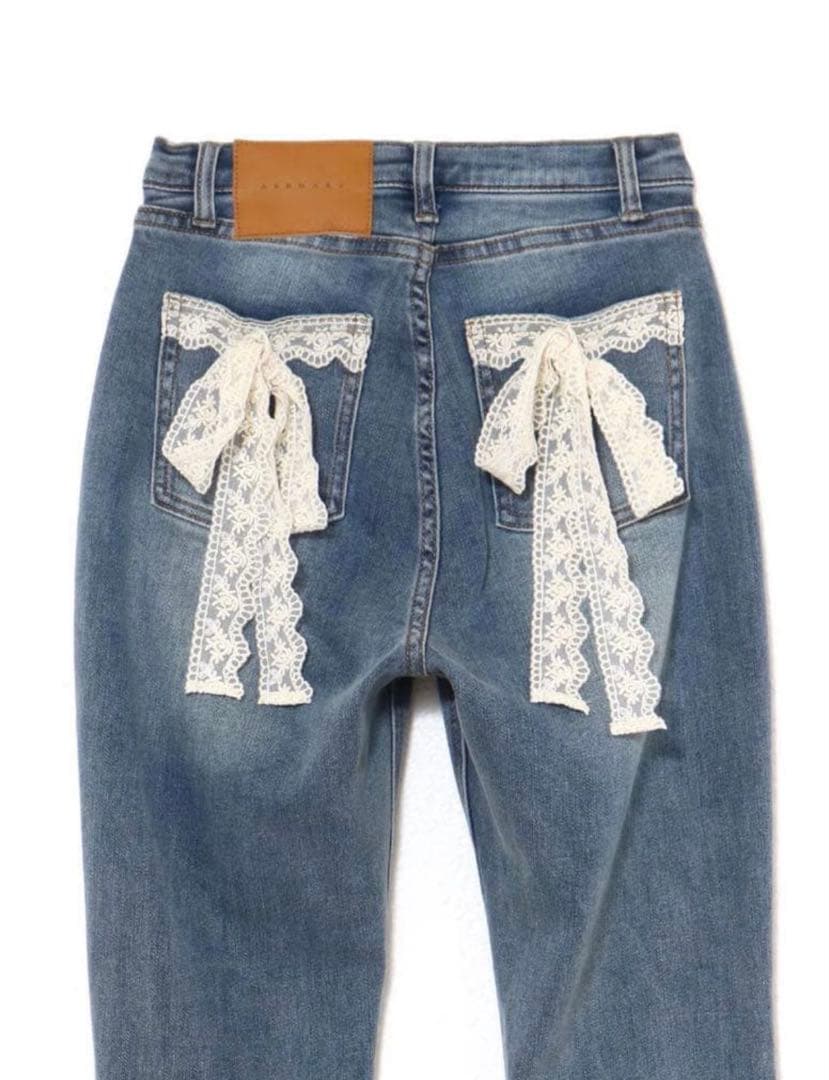 andmary Lacey ribbon heart hip denim