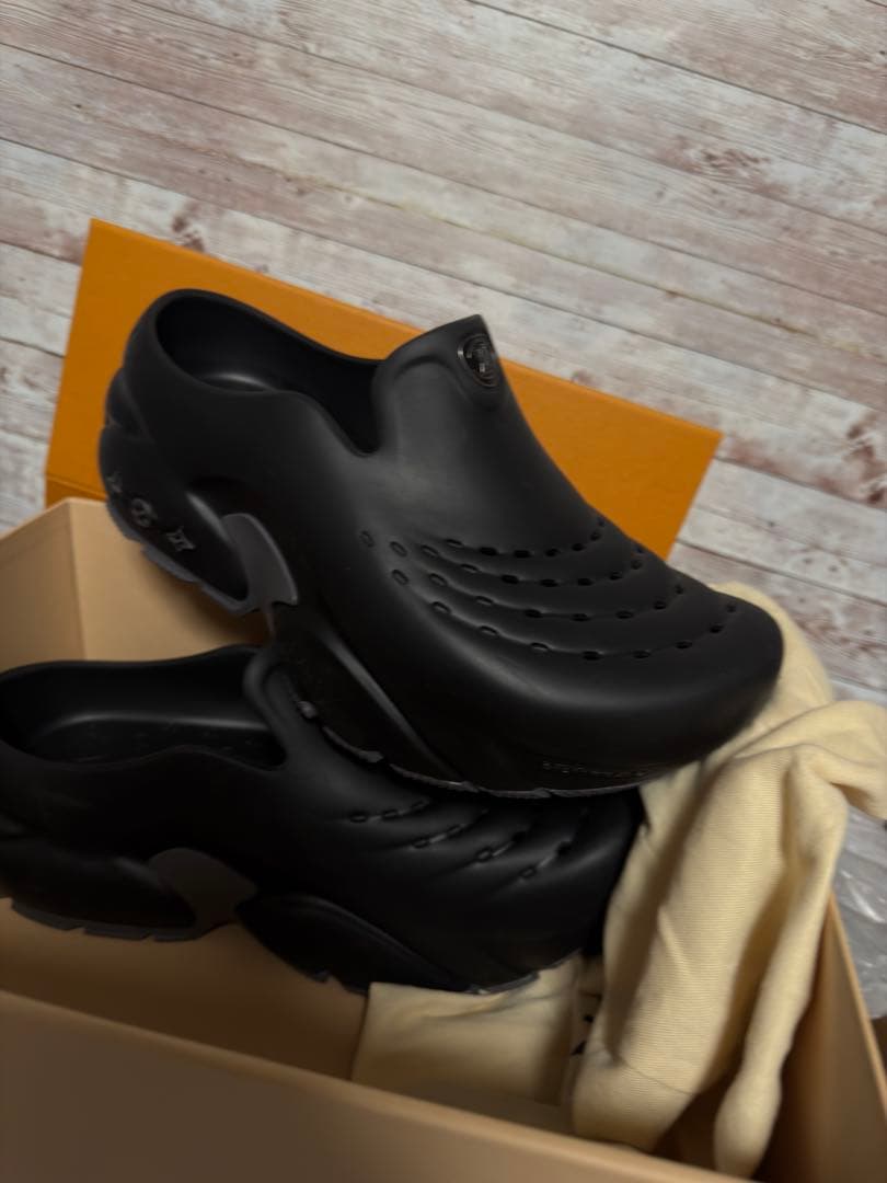 LOUIS VUITTON シャークラインサンダル サンダル クロッグ