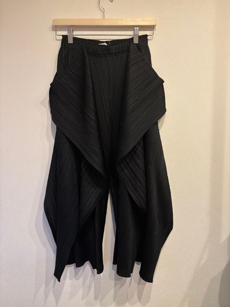 PLEATS PLEASE レイヤードドレープパンツサルエルパンツ Pleats Please Issey Miyake Fabric Pleated Lantern Pants, Pleated