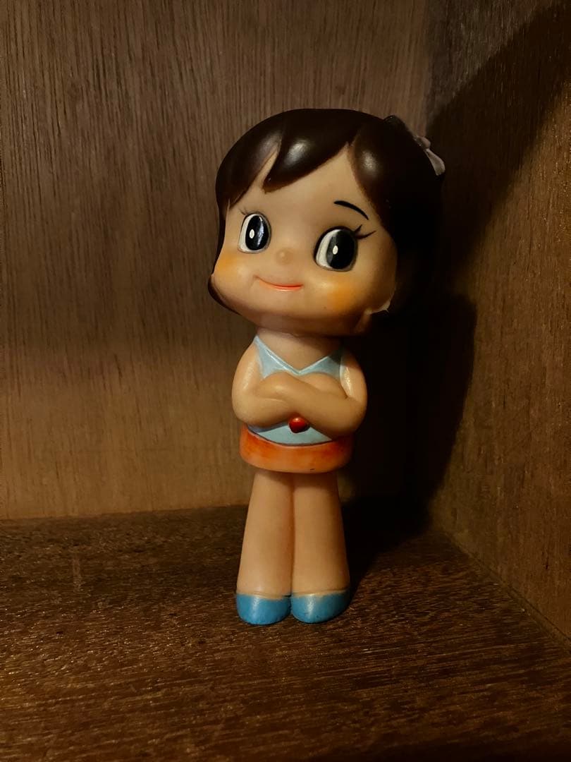 当時物 ソフビ人形 手塚治虫 女の子 サンヨー 上新 昭和レトロ 企業物 当時物 ソフビ人形 手塚治虫 女の子 サンヨー 上新 昭和レトロ 企業物