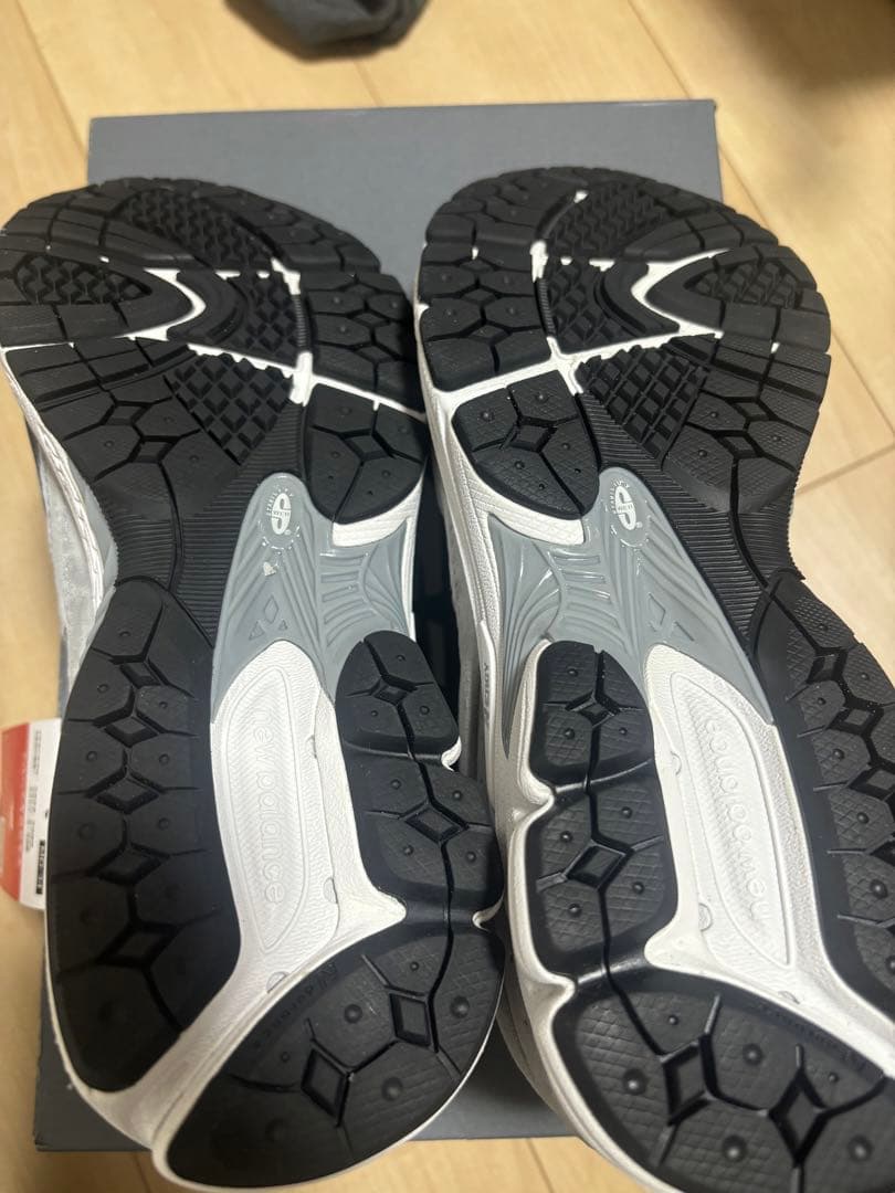 New Balance 2002R グレー 27.0cm