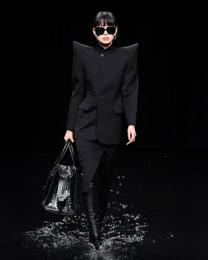 BALENCIAGA 20aw パゴダショルダー ジャケット - メルカリ