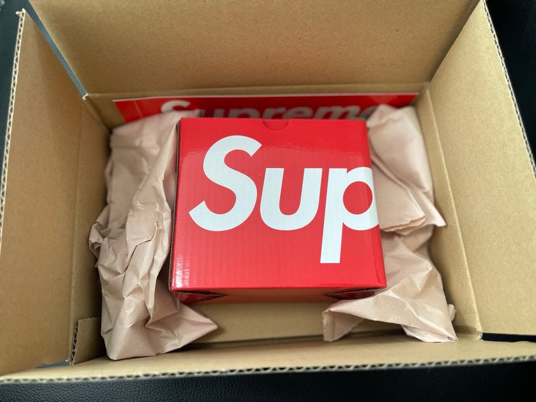 SEIKO Supreme デジタル 時計 レッド ボックスロゴステッカー付 - メルカリ