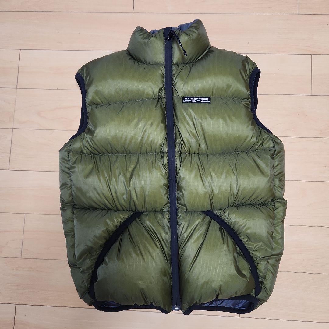 FEATHERED FRIENDS ダウンベスト オリーブ XSサイズ - メルカリ