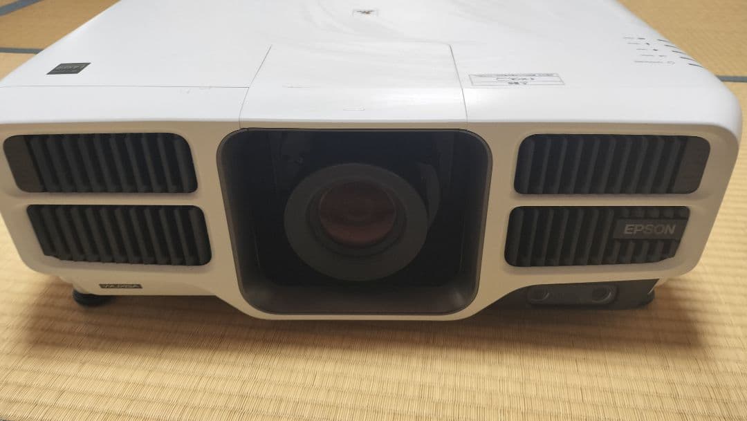 【年末年始特別値引き】EPSONレーザープロジェクター 4K相当　総額130万 EB-L1755U EPSON | 映像/音響機材のレンタルサービス | 株式会社タケナカ