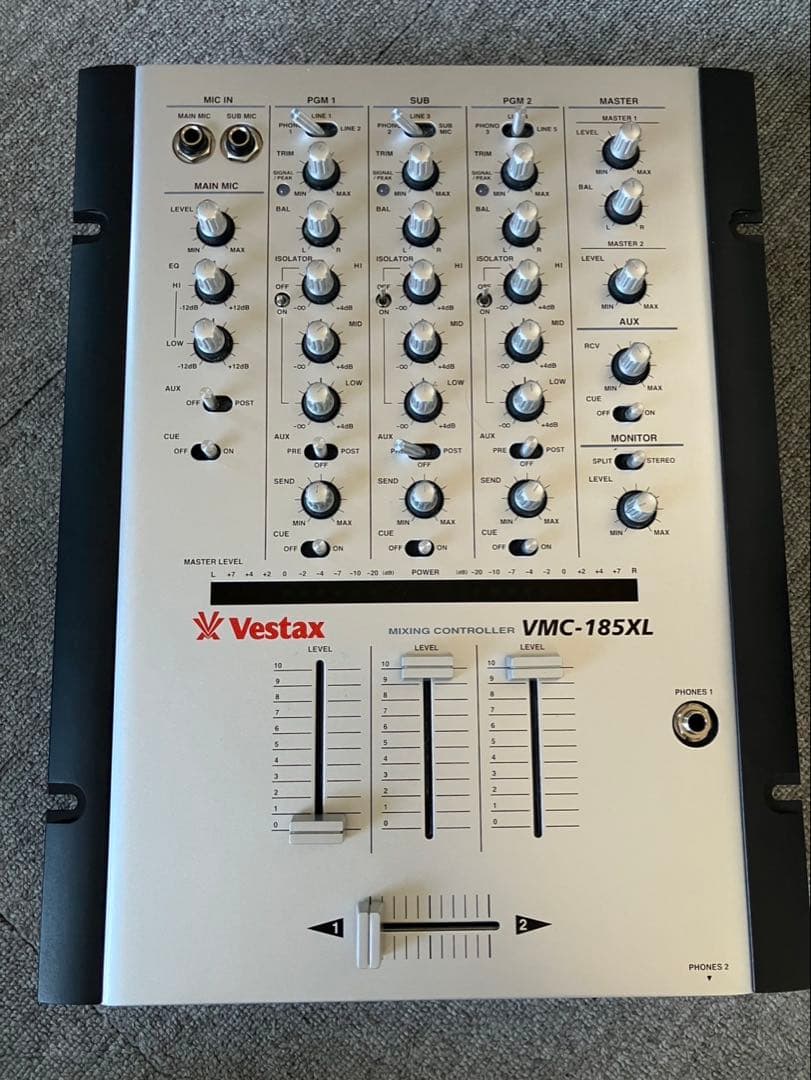 【音出確認済/純正AC付】Vestax VMC-185XL DJ ミキサー 中古品VestaxのDJミキサー、VMC-185XLのご紹介です。