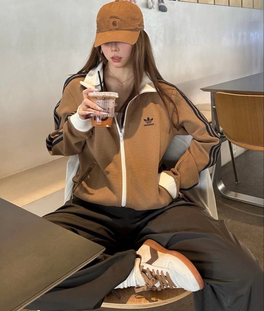 日本未発売カラーXS茶⭐️adidasアディカラー 刺繍 トラックトップ