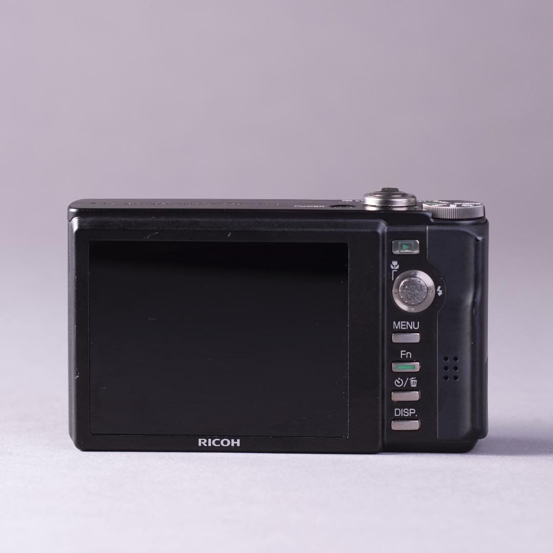 憧れのコンデジ】RICOH R10 ブラック スマホ転送OK - メルカリ