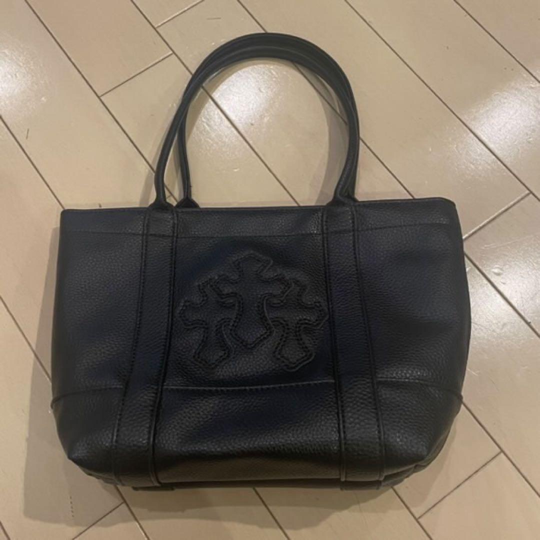【あたし】スリーセメタリー　クロス　トートバッグ　黒 CHROME HEARTS 3 Cemetery Cross Patch Leather Tote Bag クロムハーツ