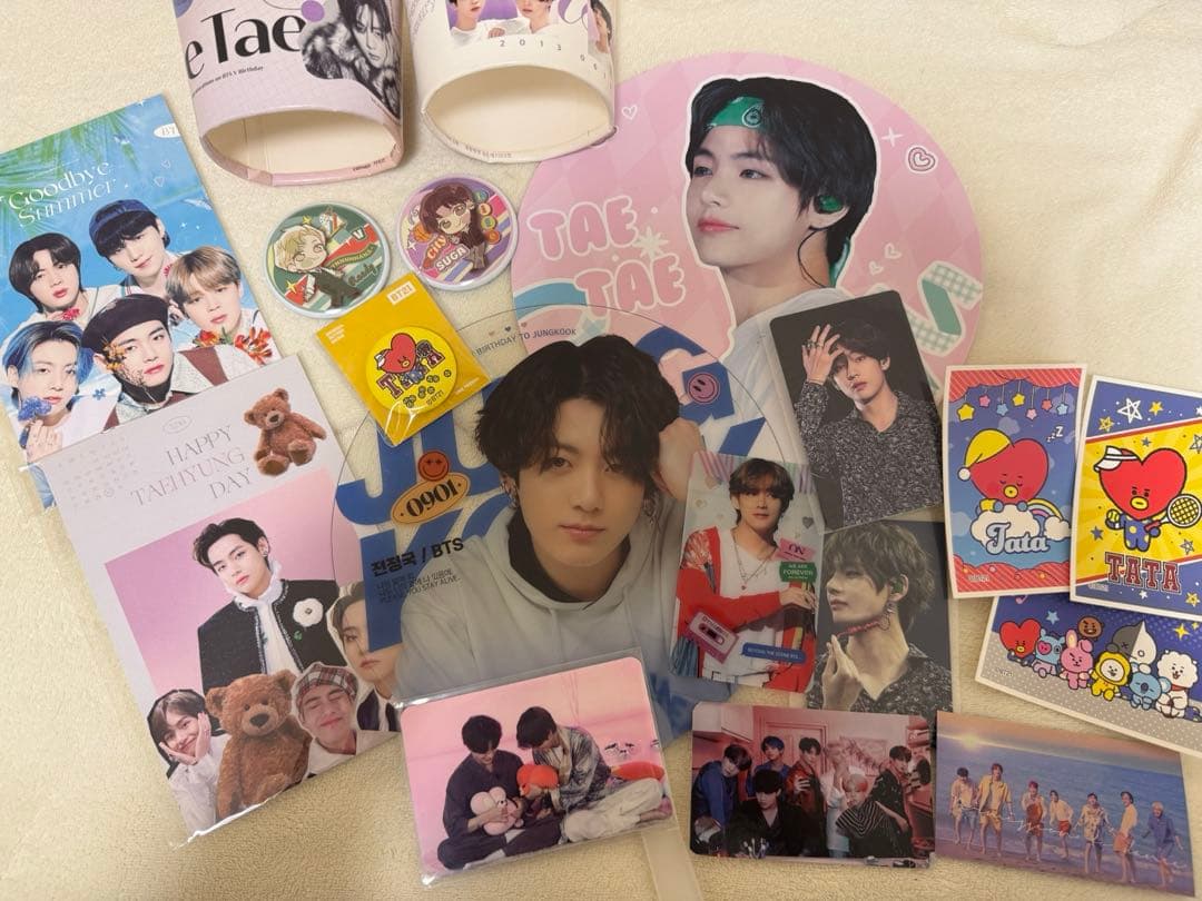 BTSグッズまとめ - メルカリ