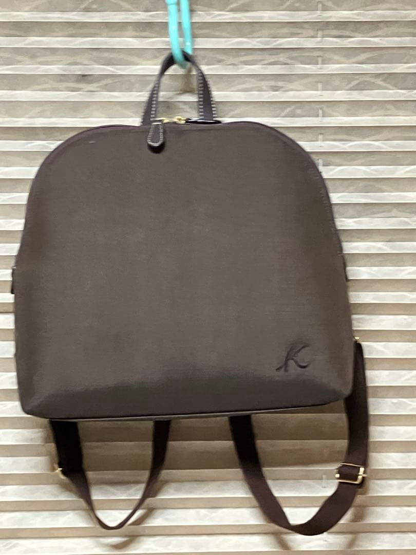 ブラウンバックパック Kの刺繍付き レザービジネスリュック ASTER アスター ブラウン 茶｜【公式】モラル