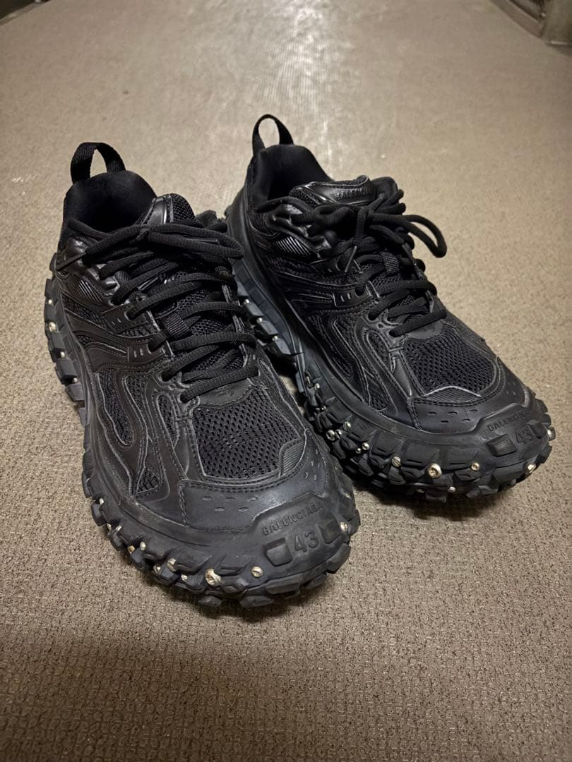 BALENCIAGA バウンサー ディフェンダー 43 - メルカリ