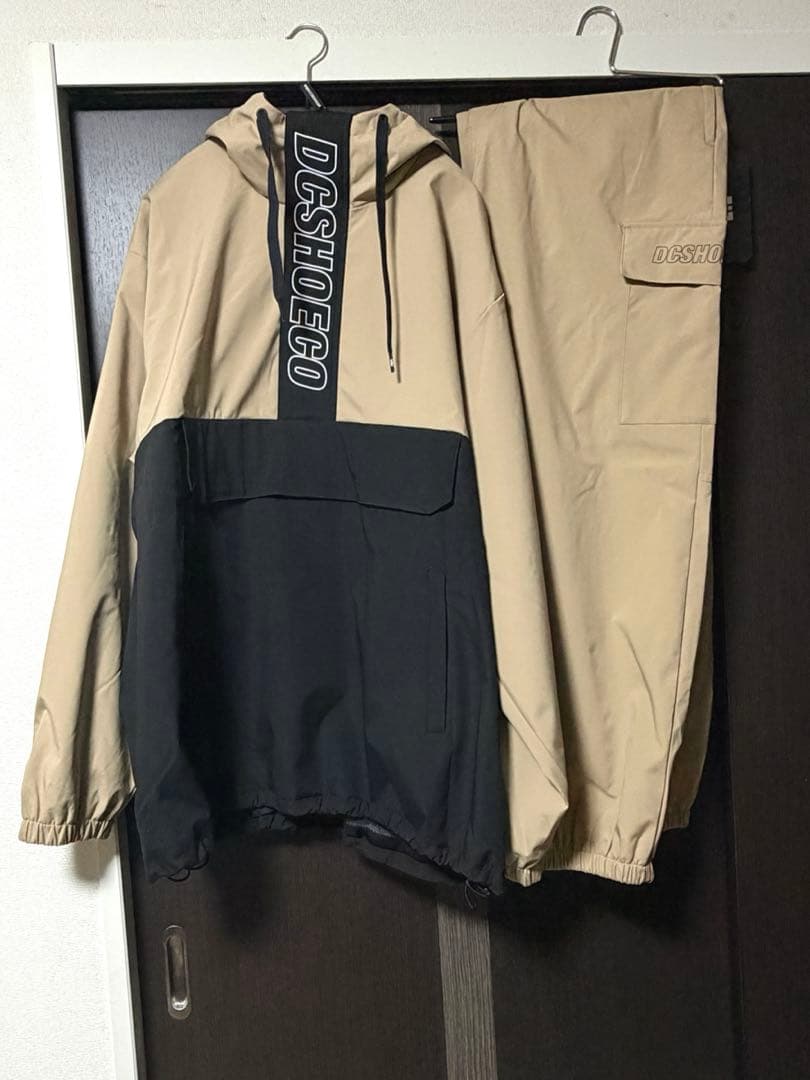 【新品タグ付き】DC SHOES スノーボードウェア　上下セット　M〜Lサイズ DC SHOES（ディーシーシューズ） ディーシー スノーボードウェア