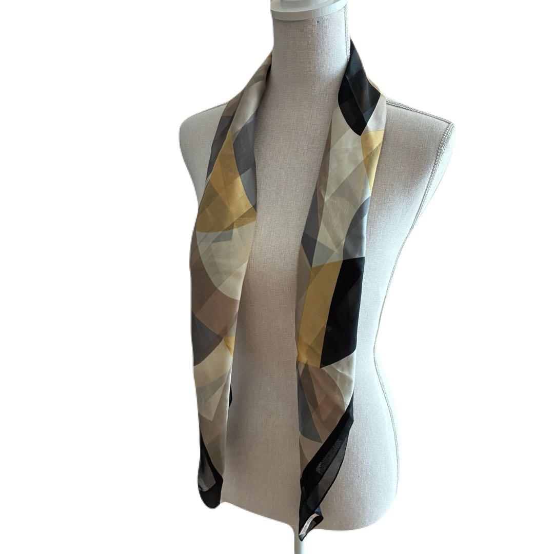 美品 BALENCIAGA バレンシアガ 大判シルクスカーフ 絹 幾何学柄 - メルカリ