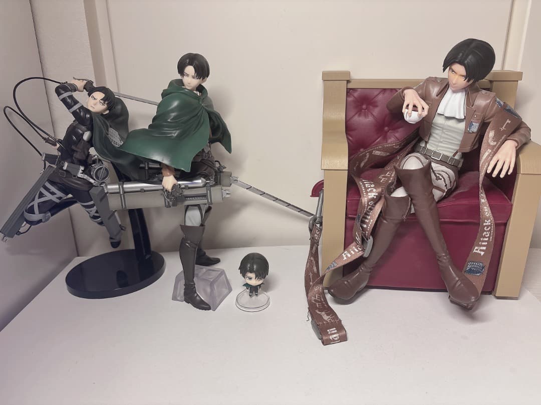 専用　進撃の巨人 リヴァイ フィギュア Amazon.co.jp: セガ 進撃の巨人 PMフィギュア リヴァイ : ホビー