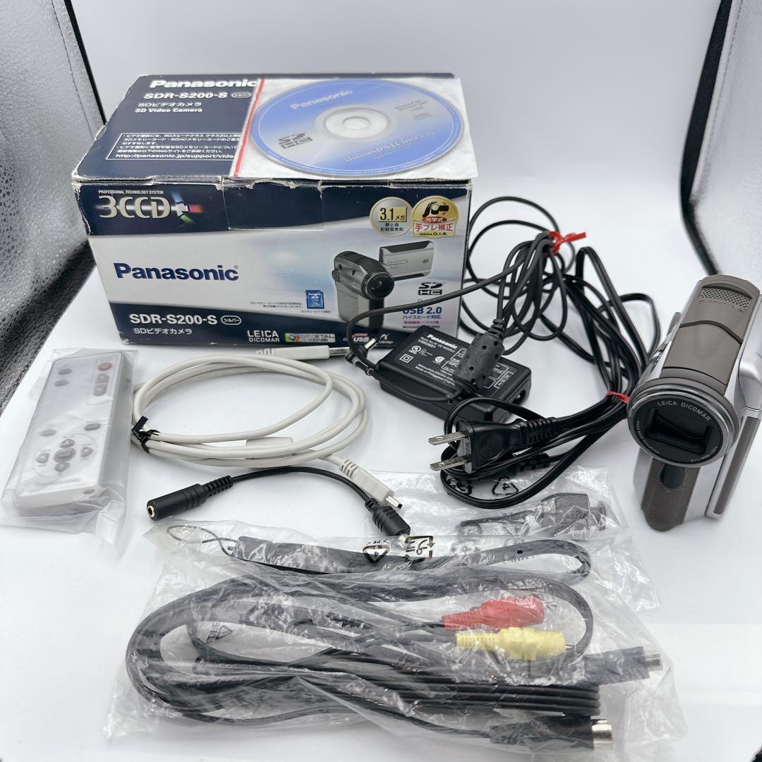 【美品】Panasonic SDR-S200-S ビデオカメラ 本体、付属品一式 松下電器、光学手ブレ補正/3CCD搭載のSDムービーカメラ