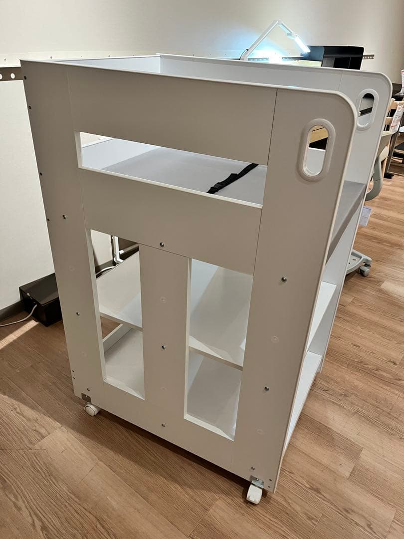 訳あり 新品未使用 ニトリ 移動するオムツ替え台 ベビー家具 直接取引