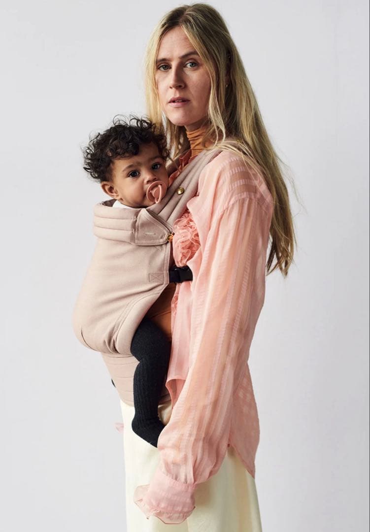 新品未開封：artipoppe 抱っこ紐 ザイガイスト ミューズ (さく蚕糸