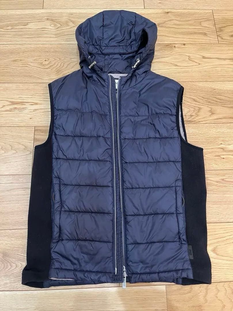 アルマーニ コレツィオーニ ダウンベスト ネイビー フード付き 美品 サイズ50 アルマーニ コレツィオーニ ダウンベスト ネイビー フード付き 美品