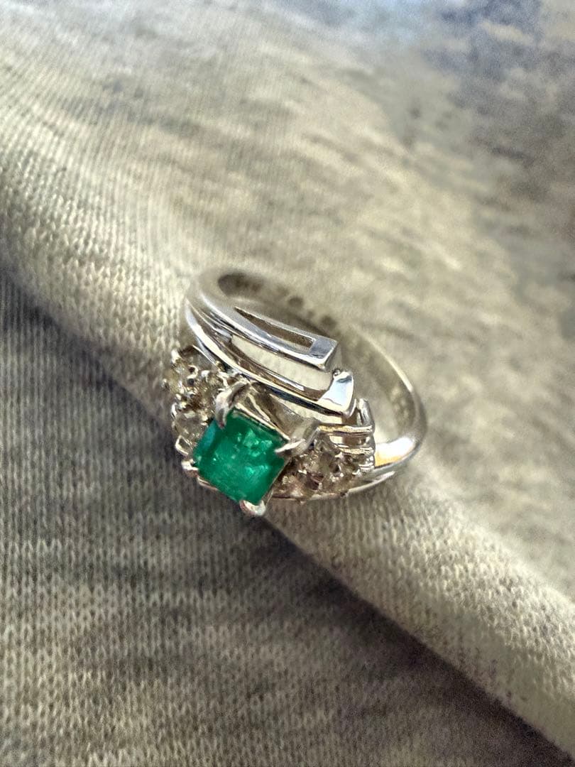 美品エメラルド ダイヤモンド シルバーリング コロンビア産ハートシェイプエメラルド(F1) 1.3ct ダイヤモンド 0.6ct