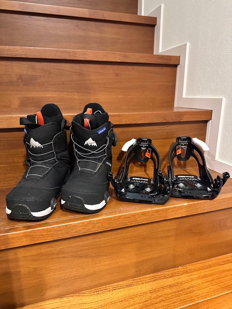 キッズ Burton Step On® GROM ブーツ　バインディング　セット Step On® Grom: Kids' Step On Bindings for Little Feet | Burton