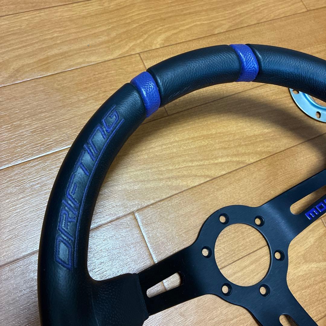 momo ステアリングホイール 黒/紫 - メルカリ