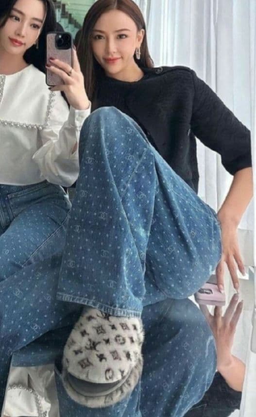 入手困難　美品　CHANEL ドット柄 ワイドレッグ デニム CHANEL - 入手困難 美品 CHANEL ドット柄 ワイドレッグ デニムの通販