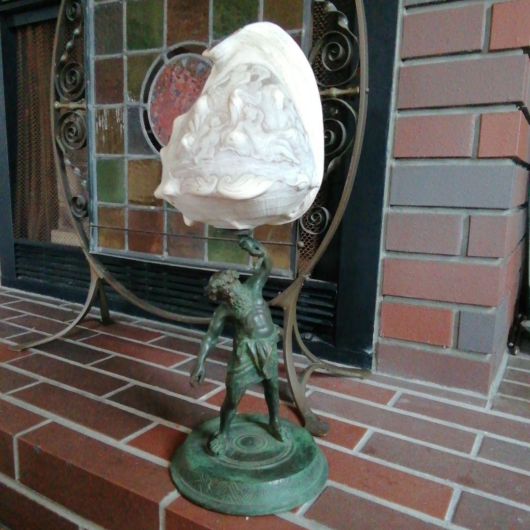 麦ちゃ様　　古典的な神話の彫刻貝殻と青銅スタンド Susano-o no Mikoto Subduing the Dragon Yamata no Orochi (1887