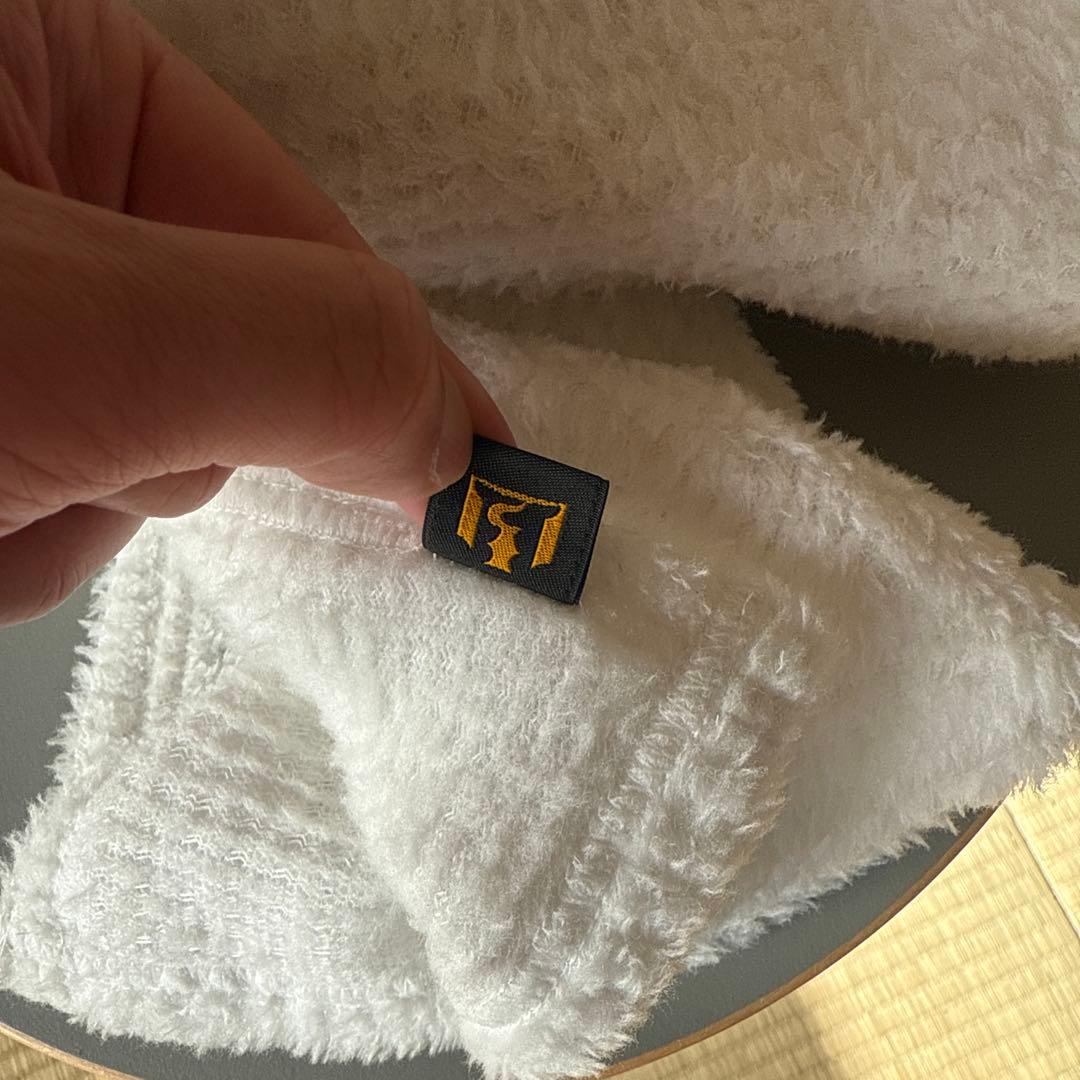 山荘飯島 「山」 オリジナルアルファマフラー 白 - メルカリ