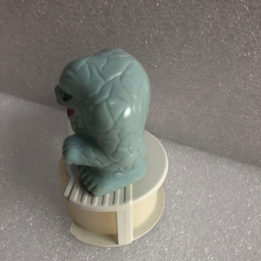 ウルトラマン 怪獣 ジャミラ 指人形 - メルカリ